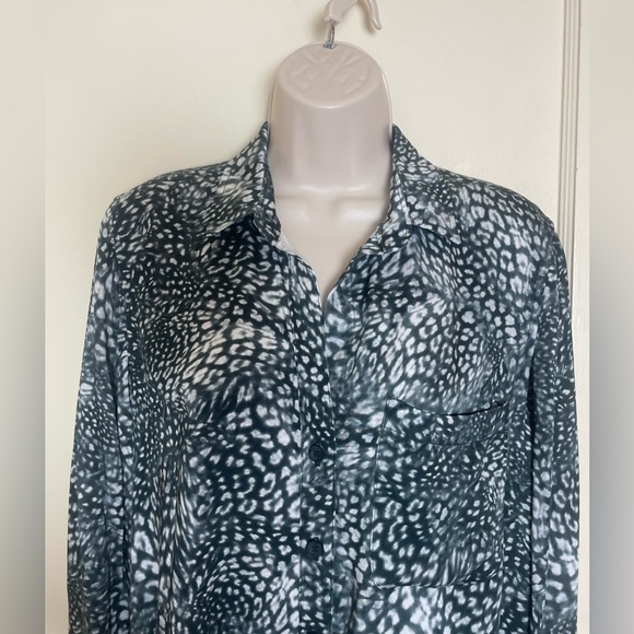 Cloth & Stone for Anthropologie “Watercolor” Slippery Blouse with Hi-Lo hem -NWT - Picture 7 of 9